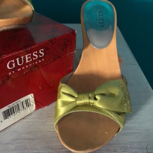 Women’s Size 10 Guess by Marciano Shoes - Picture 2 of 6